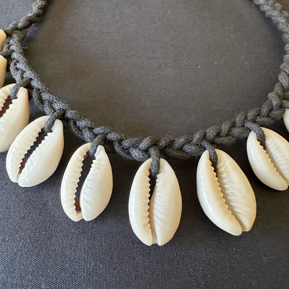 Shell Choker - Picture 5 of 6